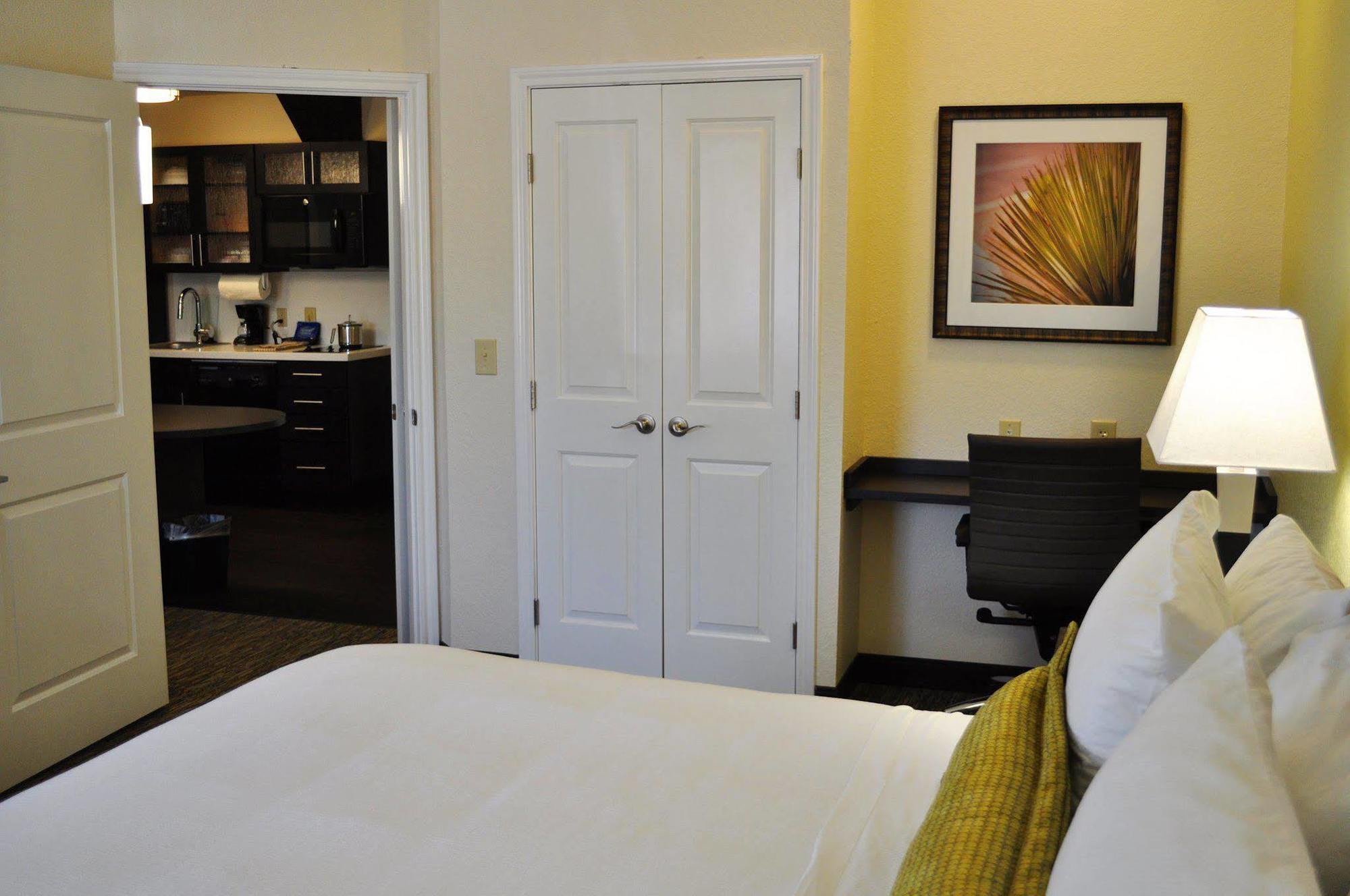 Candlewood Suites Bay City By Ihg Exterior foto